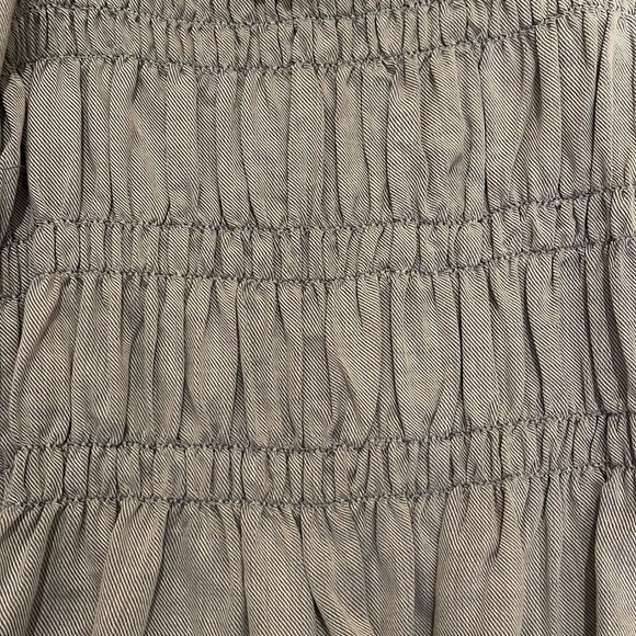 LAST CHANCE WHO WHAT WEAR CHAMBRAY TWILL SMOCKED TOP - Picture 6 of 6